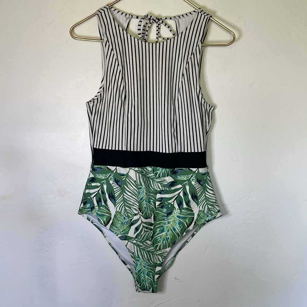 Cupshe Black Strip and Green Leaf One Piece Women Swimsuit Size M